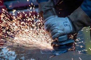 Le recul du PIB allemand au deuxième trimestre a été plus fort qu'initialement estimé et les déboires de l'industrie, aux prises avec les droits de douane américains, sont venus effacer l'embellie du premier trimestre. (archives) KEYSTONE/DPA/STEFAN SAUER